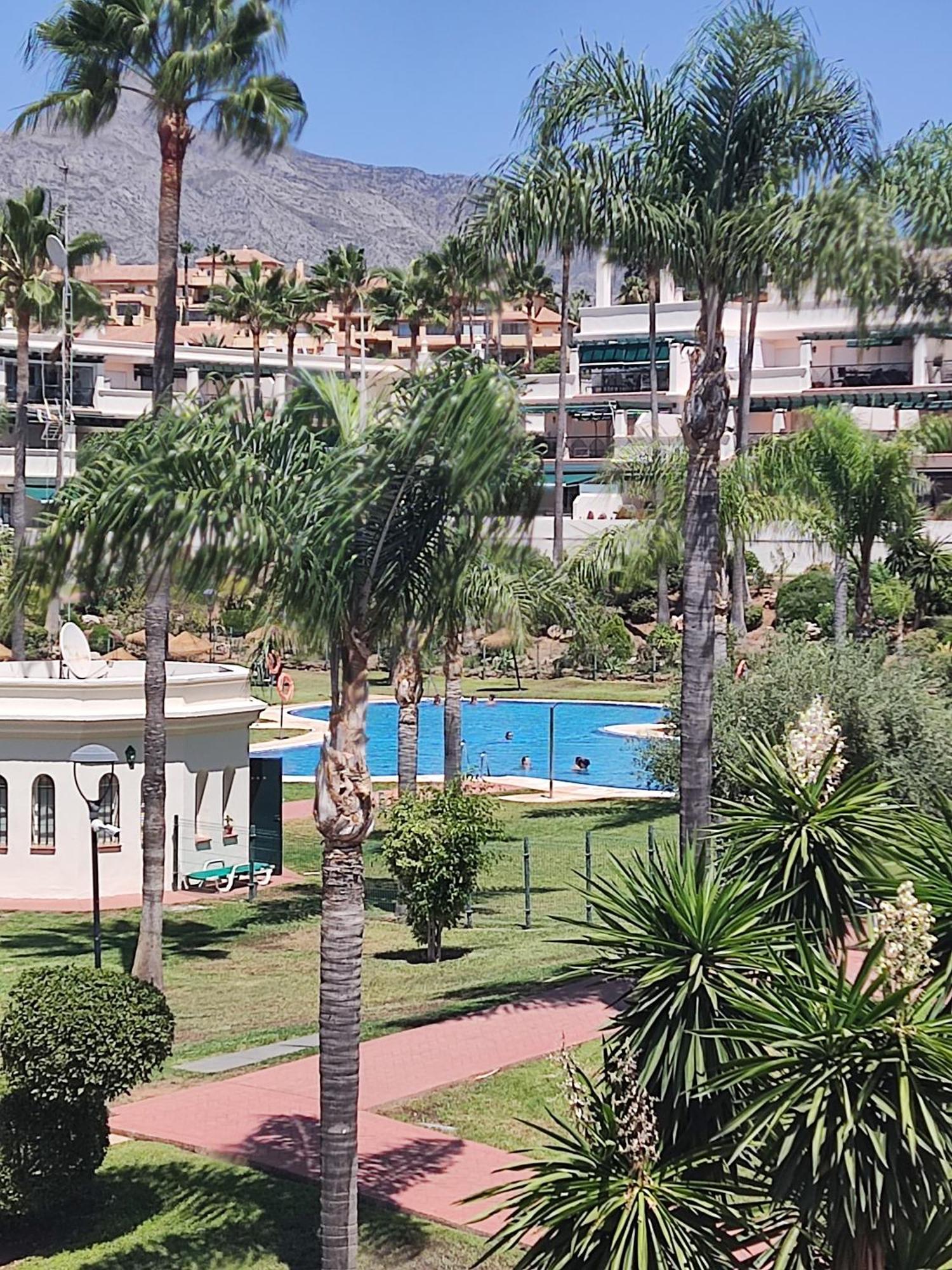 Dos Piscina Apartament *
